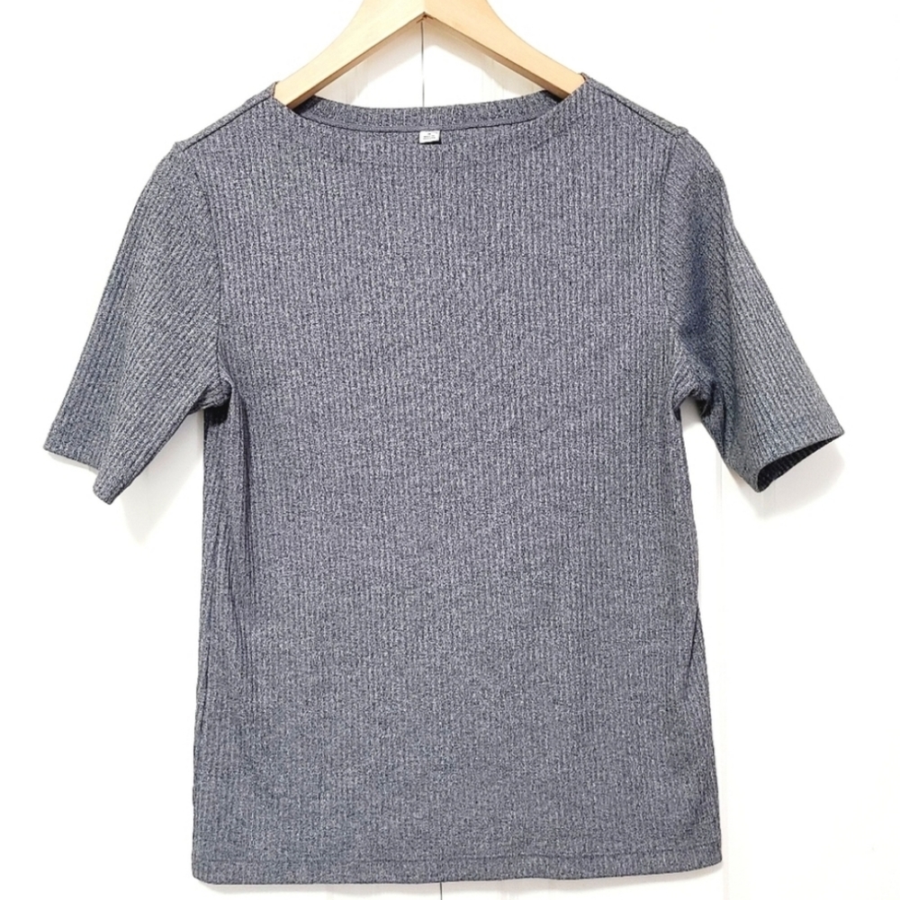 UNIQLO Ribbed Tee - Picture 2 of 6